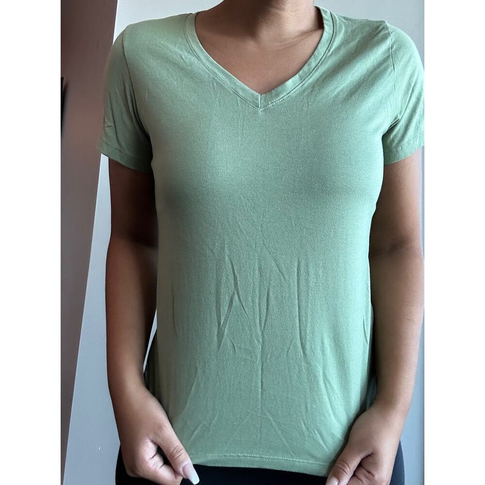 Women's Basic V neck Short Sleeve Top Small